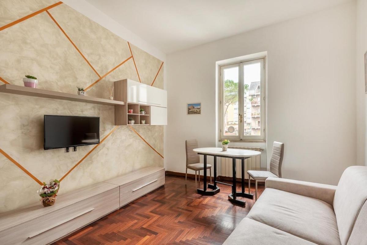 Marisa Vatican House *